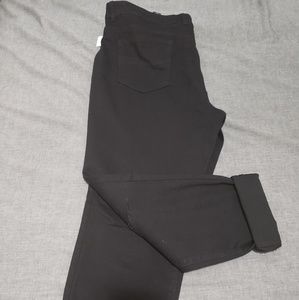 Bandolino Cropped Jean